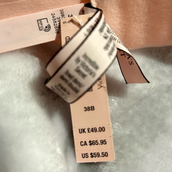 NWT Victoria Secret Cloud bra - Picture 7 of 14